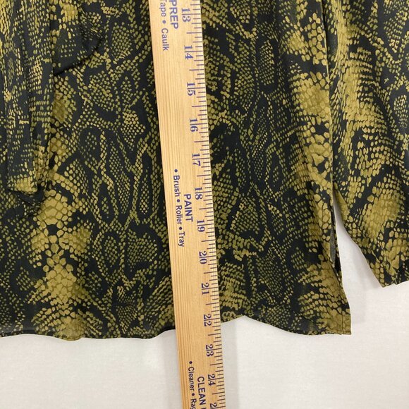 Vintage INC International Concepts size 10 Pure Silk Tie Front Reptile Print Top - Picture 5 of 9